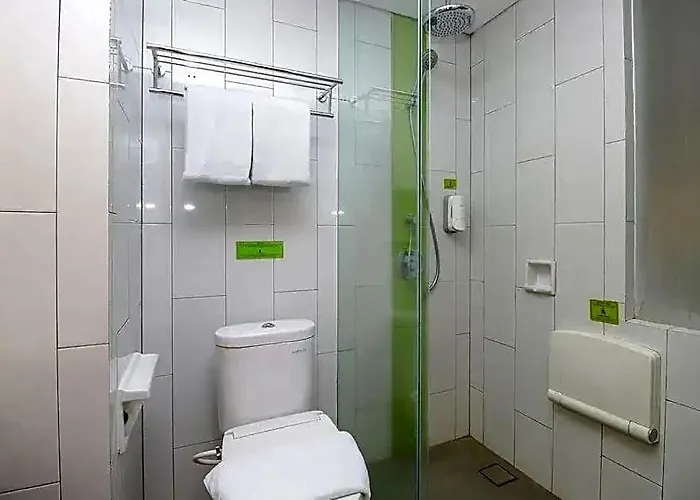 Hotel Airy Premier Cendrawasih 28 Kuta Bali 3*